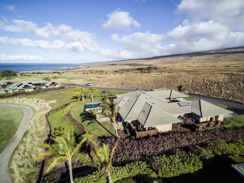 Hale Keanu — 4-Star Luxury Hotel in Waimea, United States