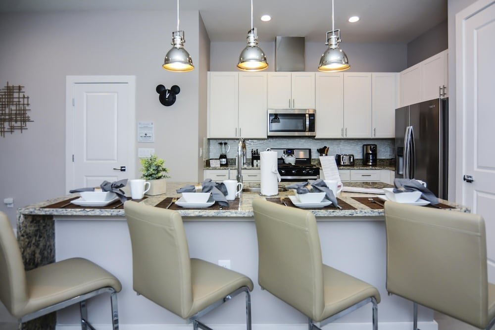 3 BR 3BA 1678ft 5min Disneyworld Resort Style - photo 4