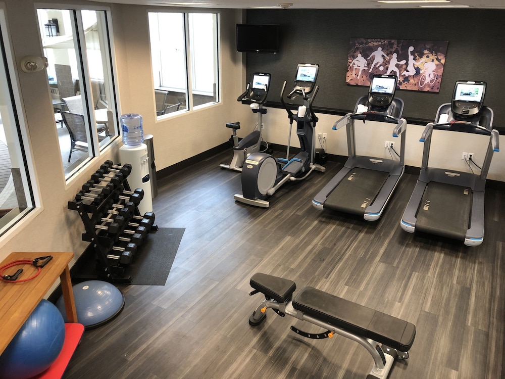 Holiday Inn Resort Lake George Adirondack Area by IHG - carbon neutral hotel in Glens Falls