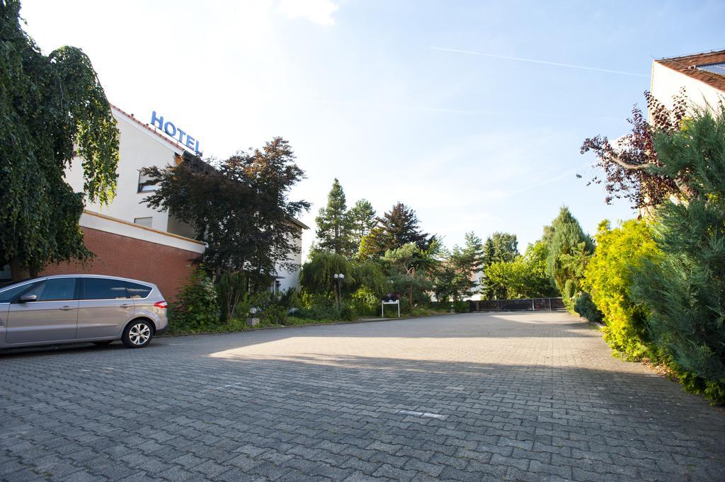 Hotel K Ferstein Garni — Nuernberg