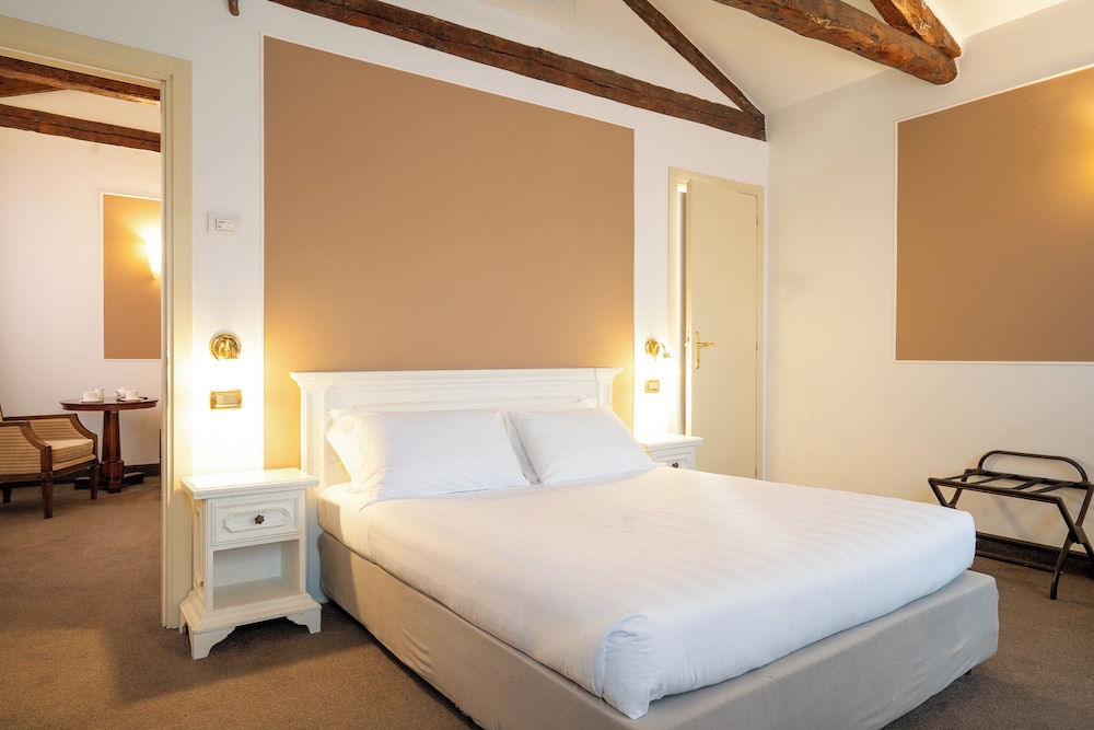 Alla Corte Rossa - last minute hotel in Venice