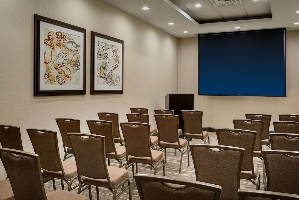 Embassy Suites by Hilton Dallas Love Field - photo 40