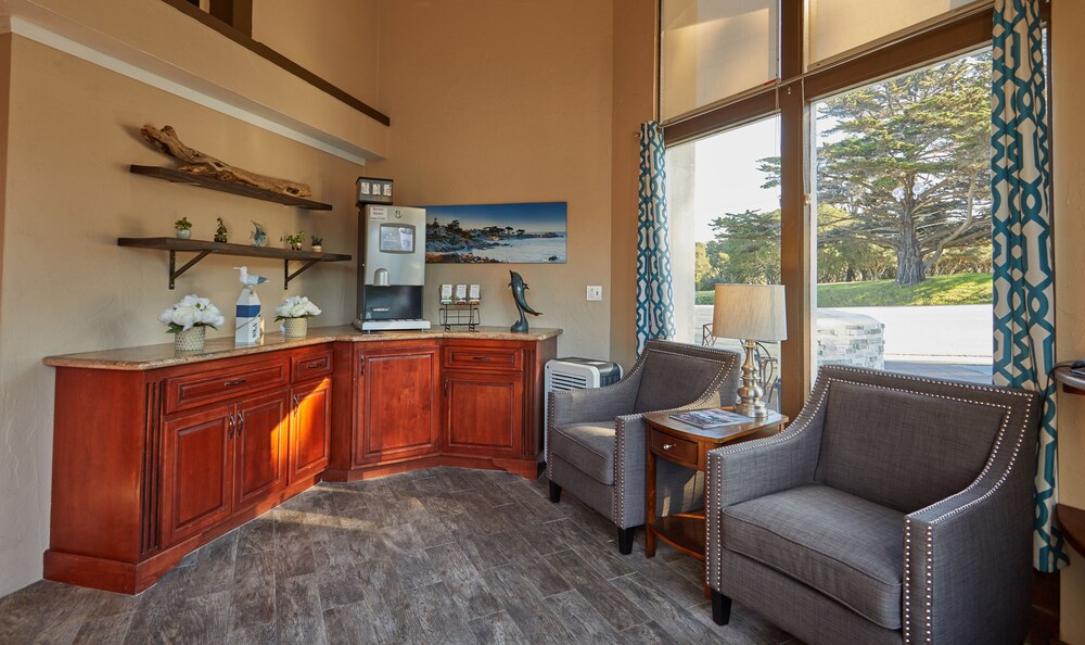 Inn By the Bay Monterey - photo 3