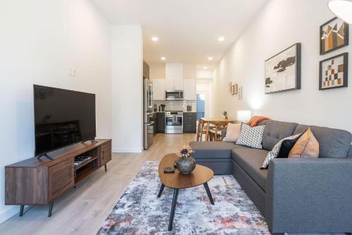 Perch Urban Reflection 13 in Seattle, United States