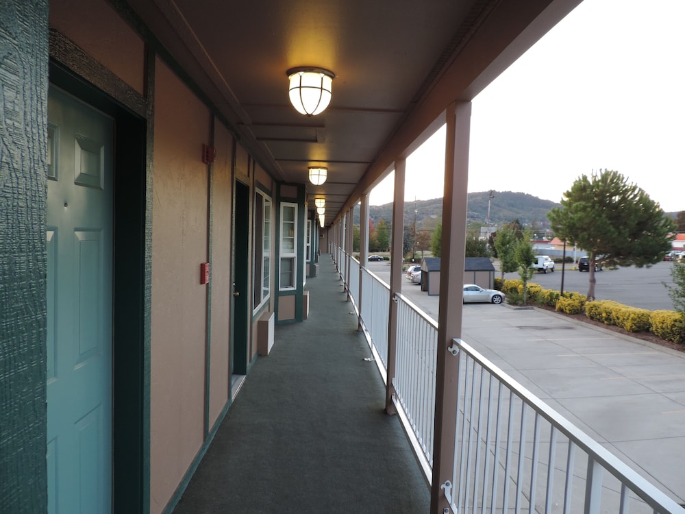 Sweet Breeze Inn - photo 28