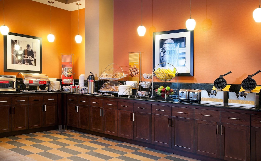Hampton Inn Alexandria Pentagon South - photo 21