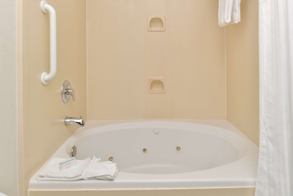 Hilton Garden Inn Dallas Addison - photo 26