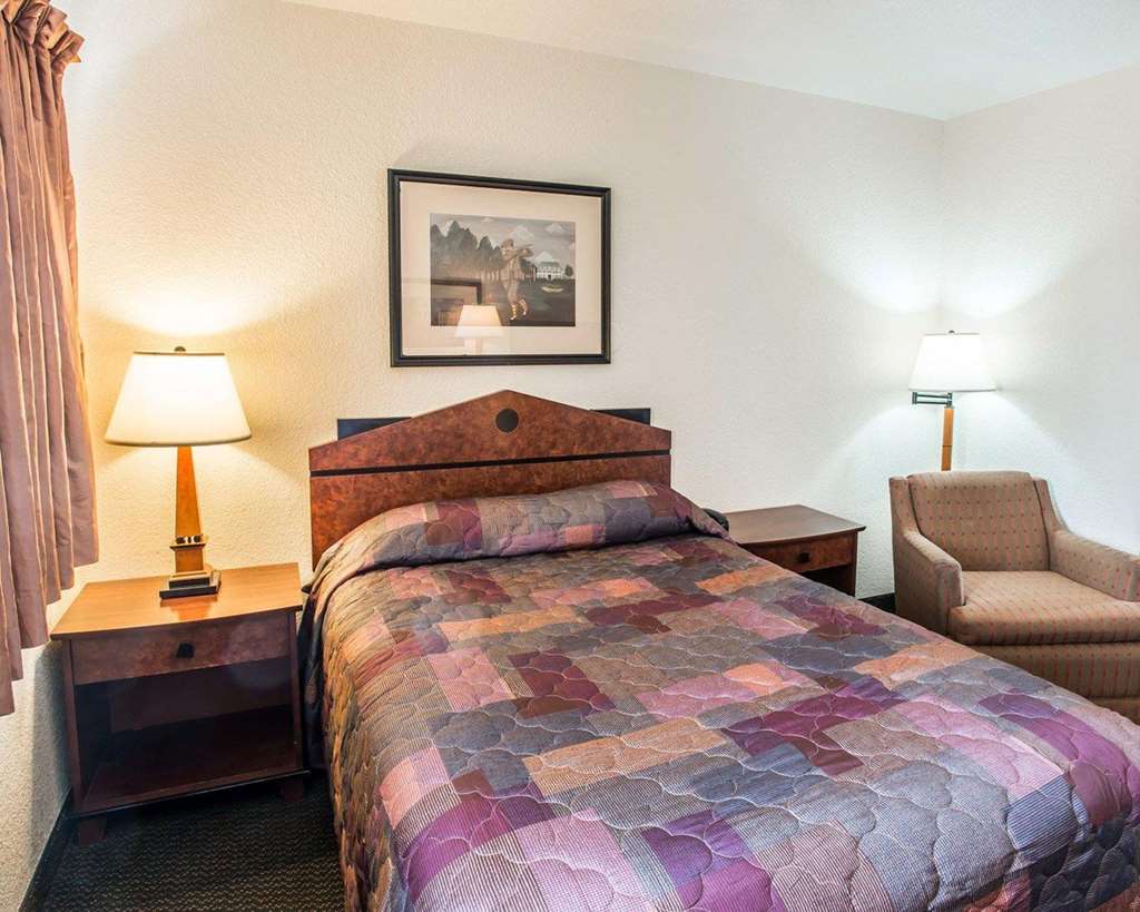 Rodeway Inn Greeley - photo 14