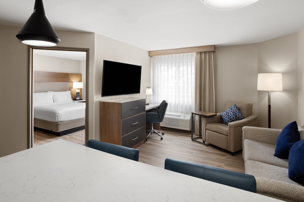 Candlewood Suites Richmond South by IHG - photo 17