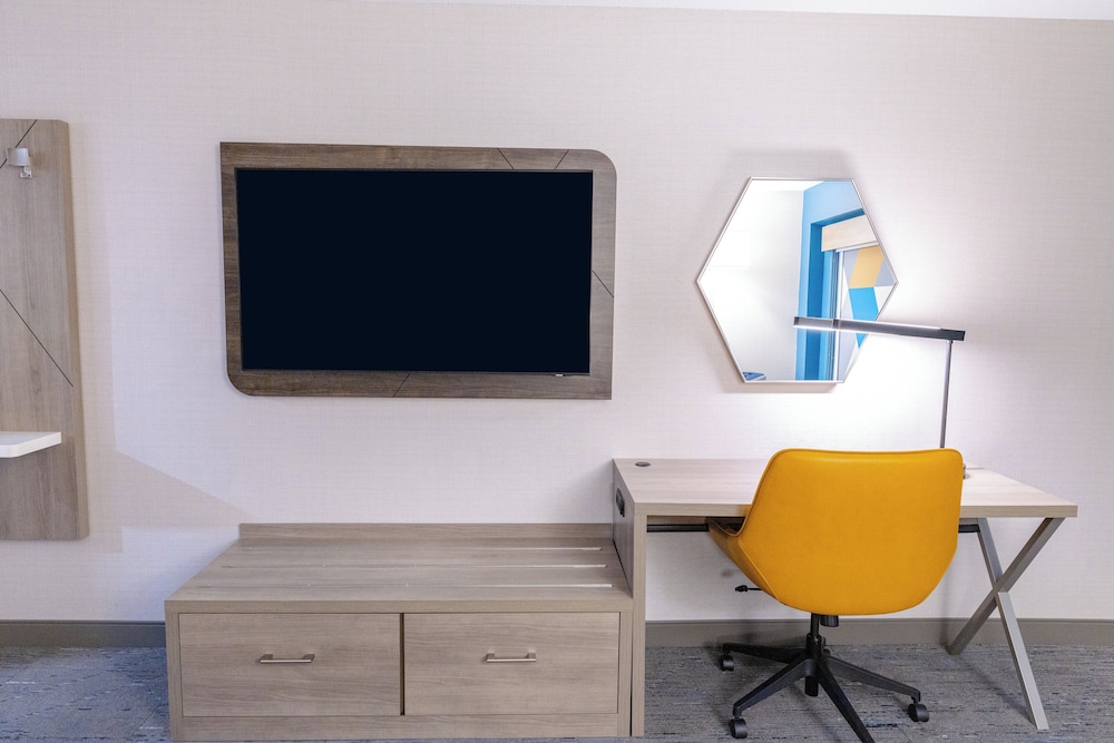 Holiday Inn Express Hotel of Neptune by IHG - photo 31