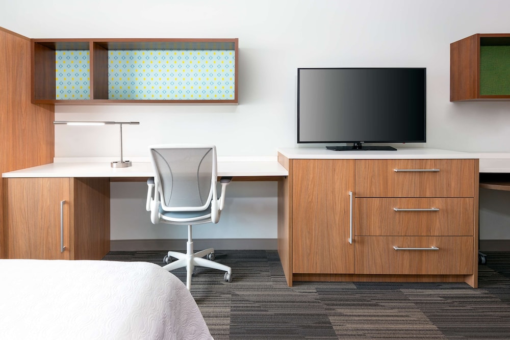 Home2 Suites by Hilton Tampa Downtown Channel District - photo 12