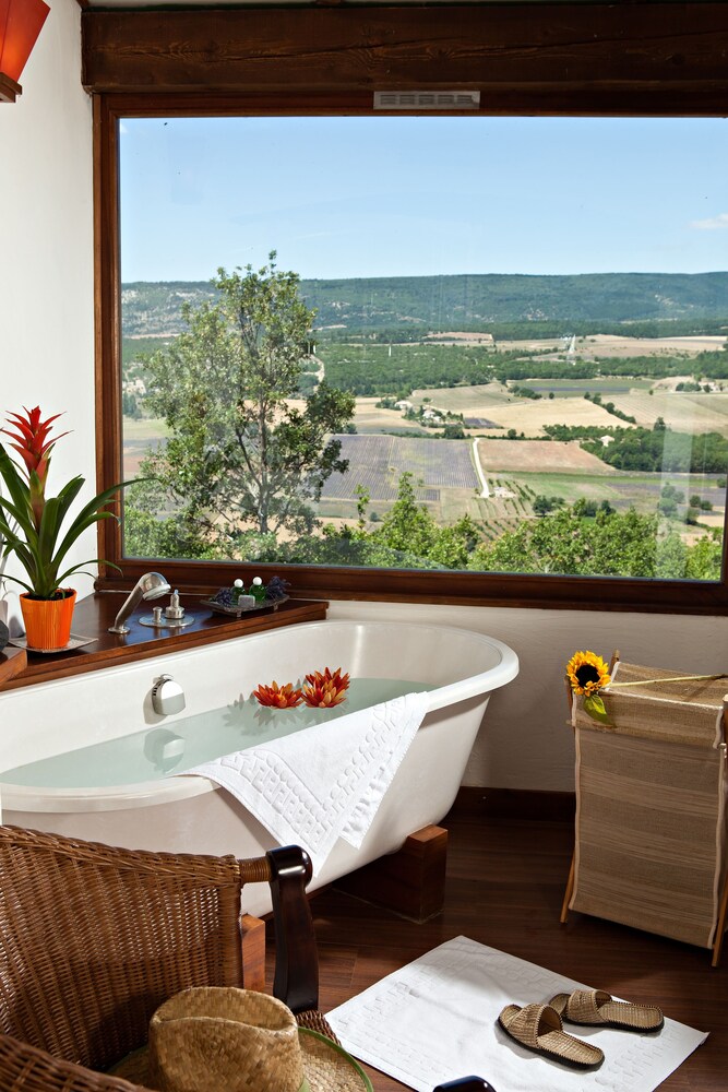 Hostellerie Du Val De Sault — 4-Star Luxury Hotel in Sault, France
