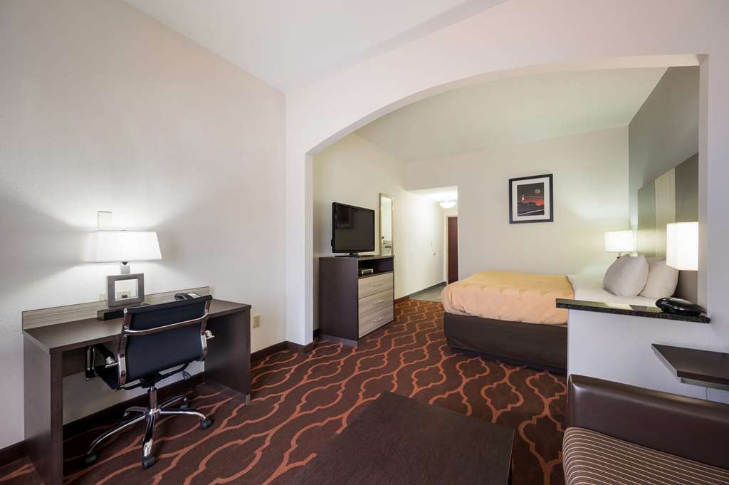 Quality Inn & Suites Huntsville Research Park Area - photo 29