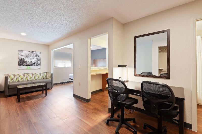 Extended Stay America Charlotte University Place E. McCullough Dr. - photo 12