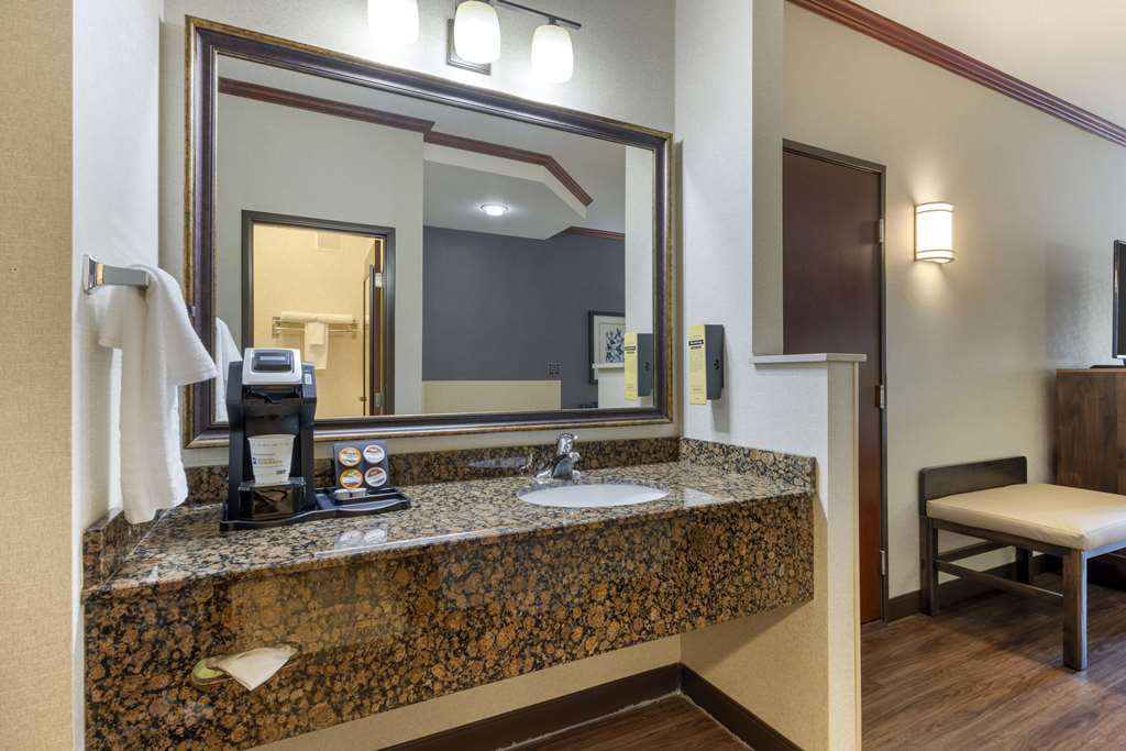 Best Western Plus Northwind Inn & Suites - photo 26
