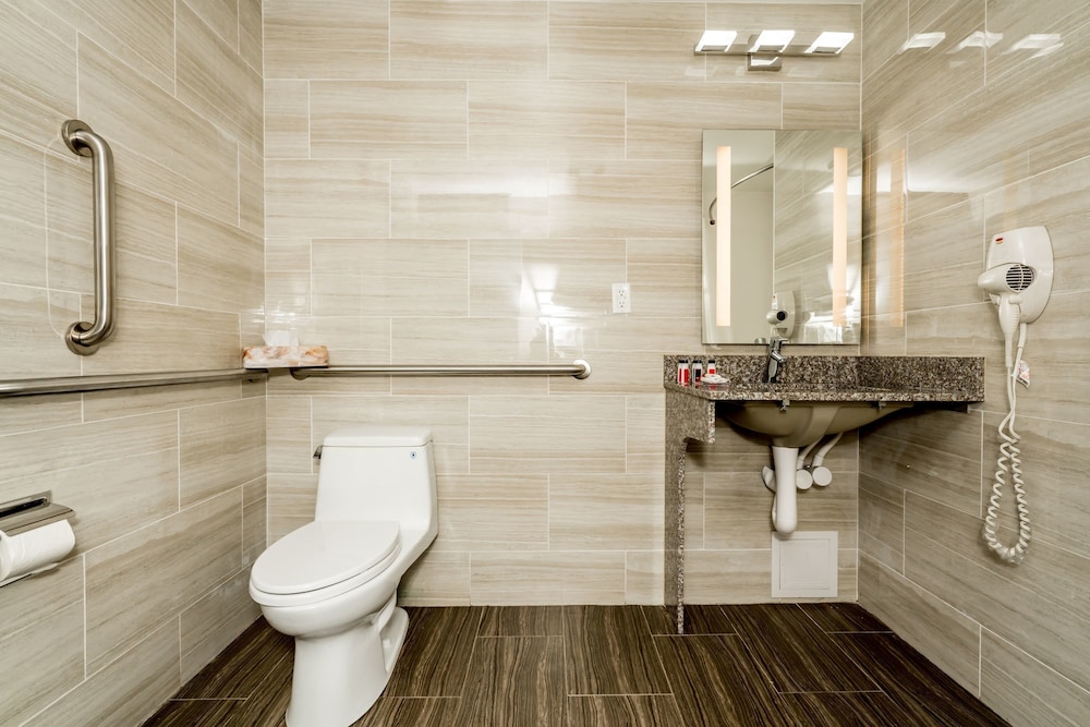 LeTap Hotel near AirTrain JFK Airport - photo 21