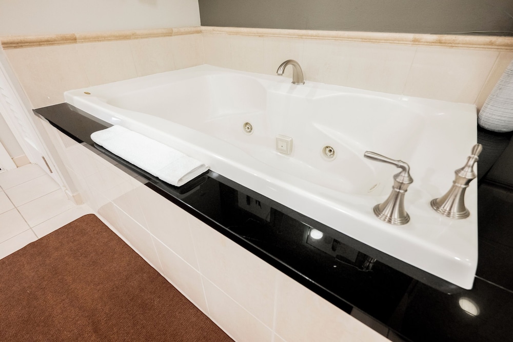 StripViewSuites at Signature - photo 241