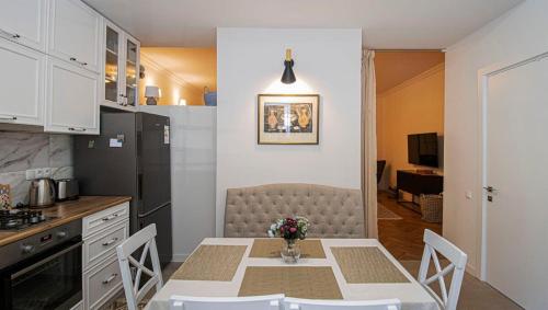 Elegant 1BR Vake Apt for 3 By Wehost
