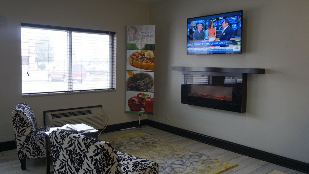 Quality Inn & Suites Lincoln near I 55 - photo 2