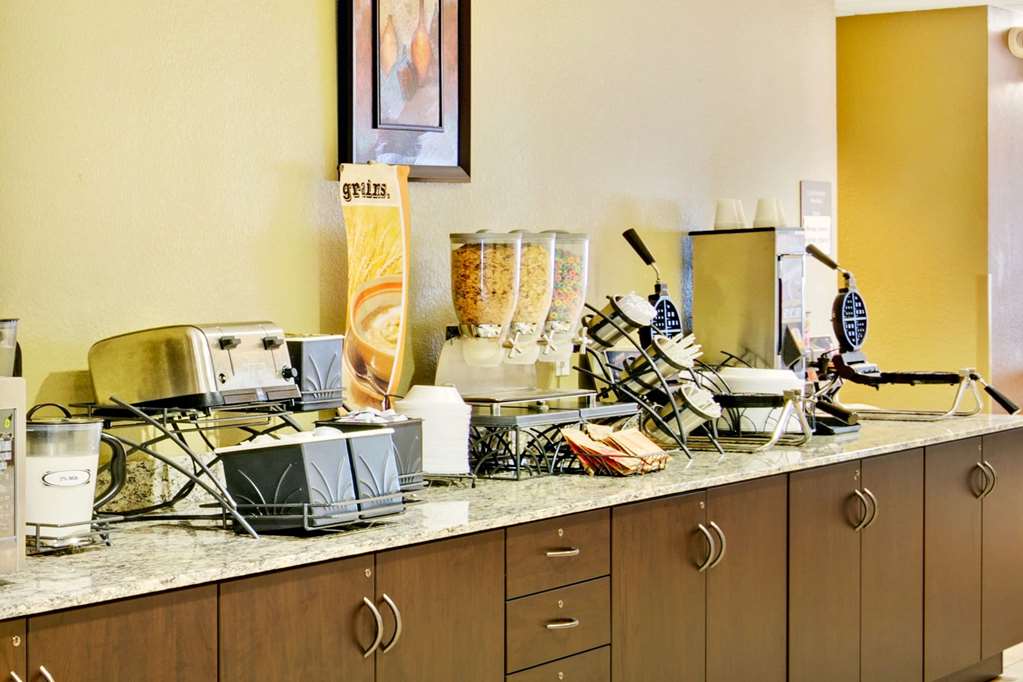 Microtel Inn & Suites By Wyndham Bryson City - photo 14
