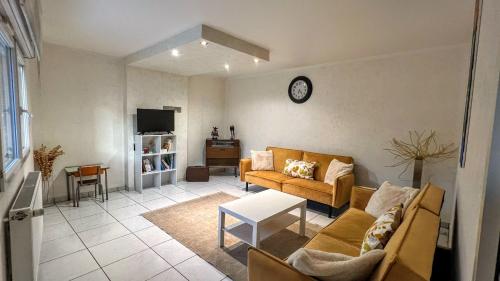 Xxxl 10 Personnes — hotel in Bellignat