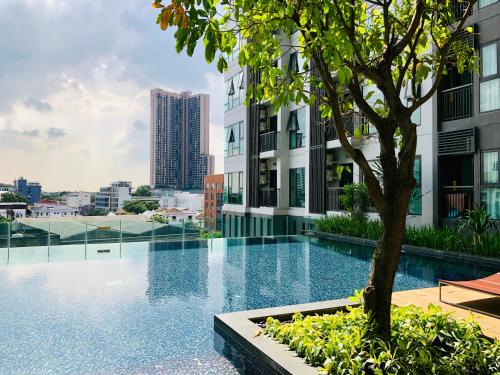 Pool View Two bedrooms Sukhumvit — 4-Star Luxury Hotel in Bangkok, Thailand