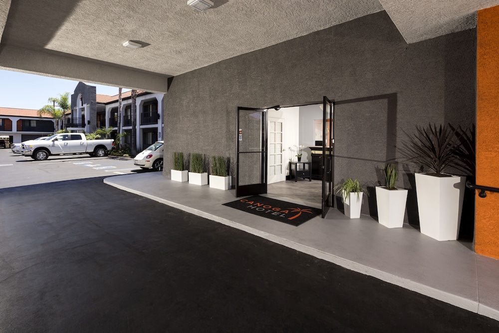 Canoga Hotel - photo 16