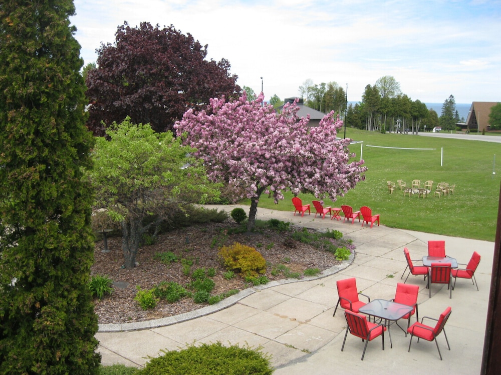 Cedar Hill Lodge - photo 54