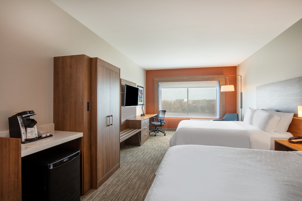 Holiday Inn Express & Suites Beloit by IHG - photo 16