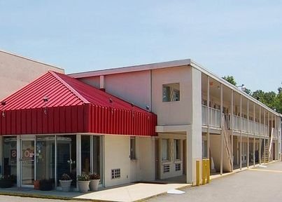 Econo Lodge Near Chippenham Hospital in Richmond, United States