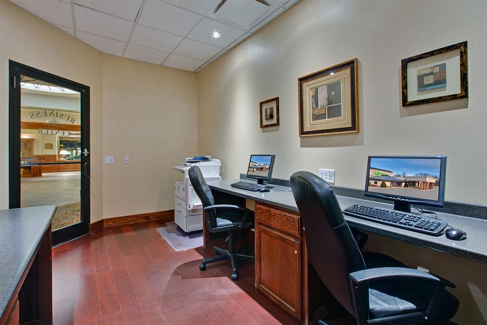 Holiday Inn Burlington - photo 2