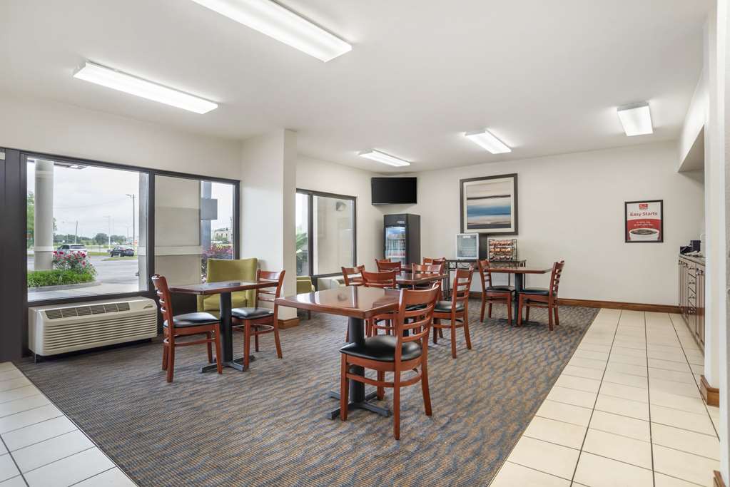 Econo Lodge Moss Point Pascagoula - photo 16