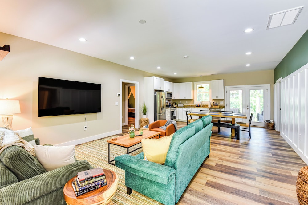 1 Mi To Lake Hartwell Updated Retreat W Patio — Anderson