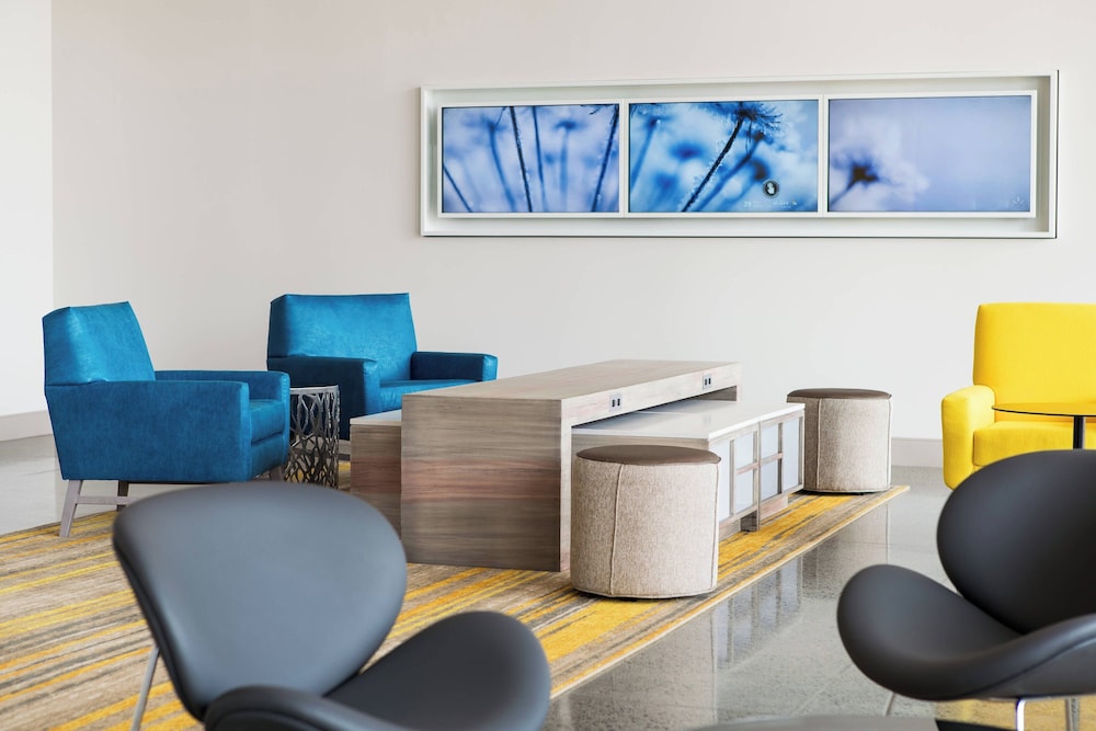 Springhill Suites San Diego Downtown Bayfront - photo 3