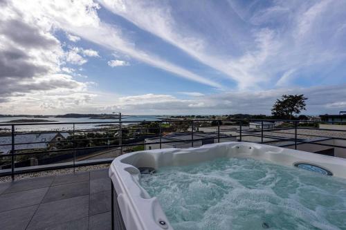 agapanthes Facing the sea indoor pool — 4-Star Luxury Hotel in Pleumeur-Bodou, France