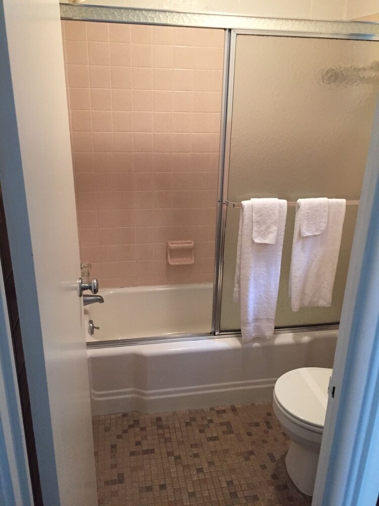 Sapphire Inn - photo 17