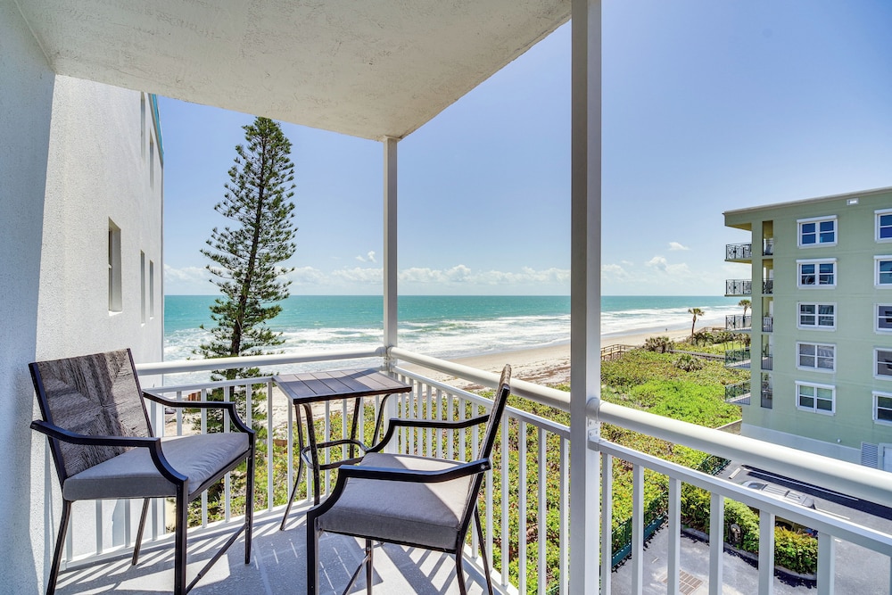 Oceanview Condo on Satellite Beach — 4-Star Luxury Hotel in Satellite Beach, United States