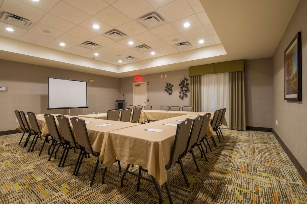 Hampton Inn Waynesboro - photo 33
