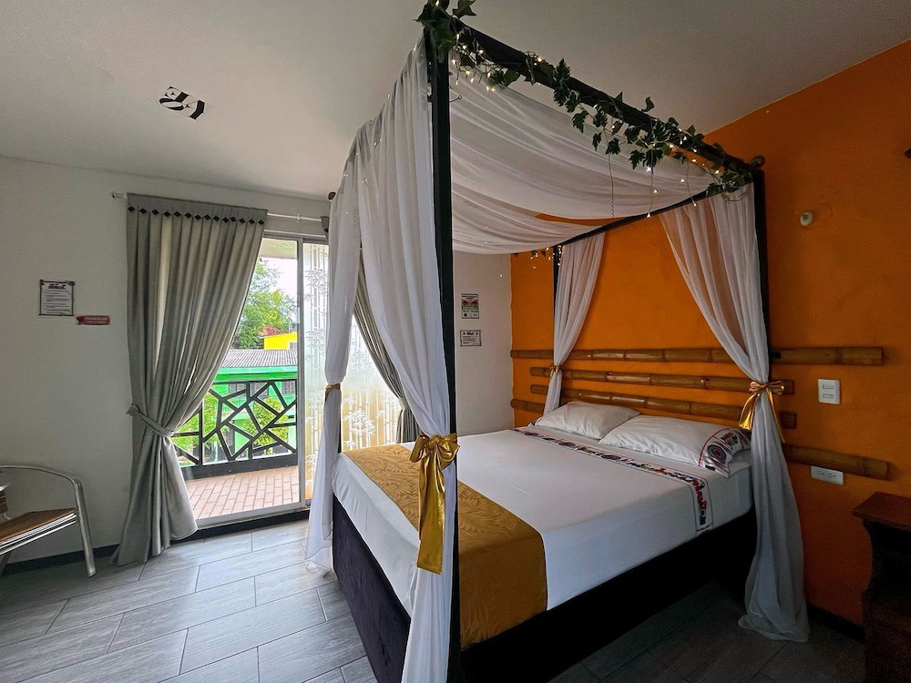 Hotel Paraíso Hawaii Girardot in Girardot City, Colombia