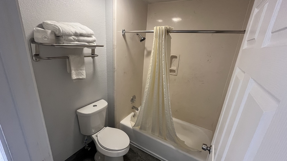 Atria Inn & Suites - photo 14