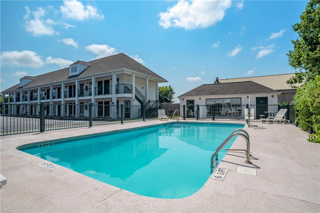 Econo Lodge Tupelo Barnes Crossing - photo 17