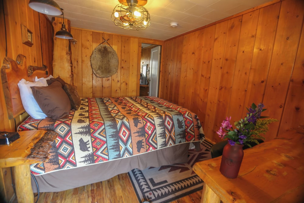 Chinook Winds Motel - photo 104