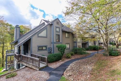 Seven Springs Resort 1BR condo shuttle to slopes condo — hotel in Painesville