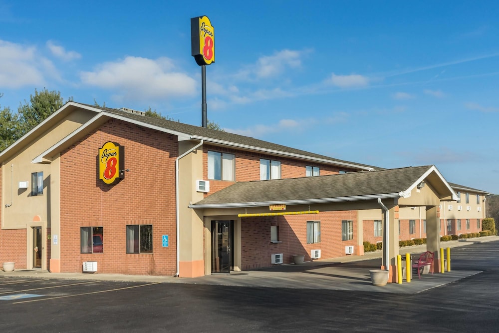 Super 8 by Wyndham Munfordville KY - featured photo