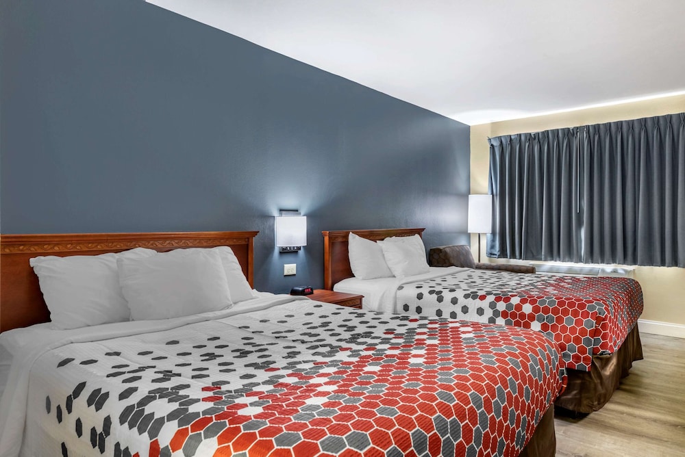 Econo Lodge Erlanger Cincinnati Airport - photo 11