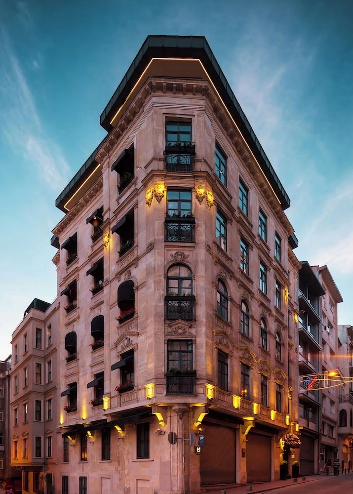 Galata M84 — 4-Star Luxury Hotel in Istanbul, Turkey