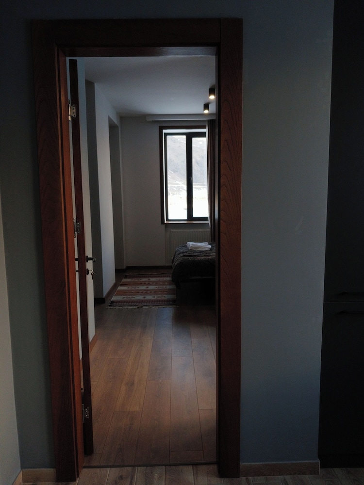 Agre Kazbegi - carbon neutral hotel in Step'antsminda