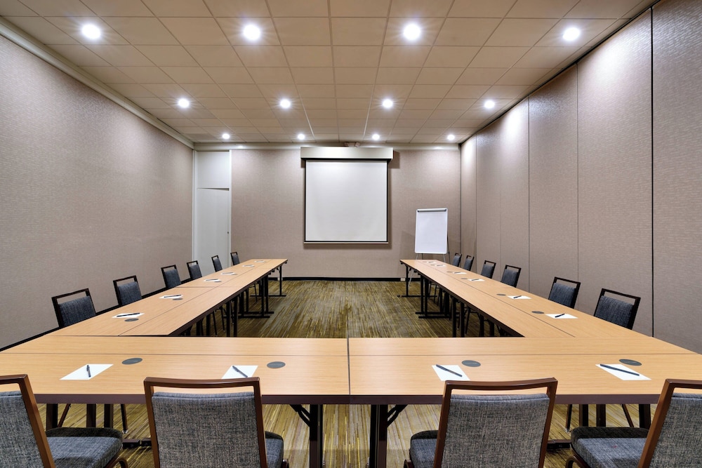 Courtyard by Marriott Charlotte Airport LoSo - photo 36