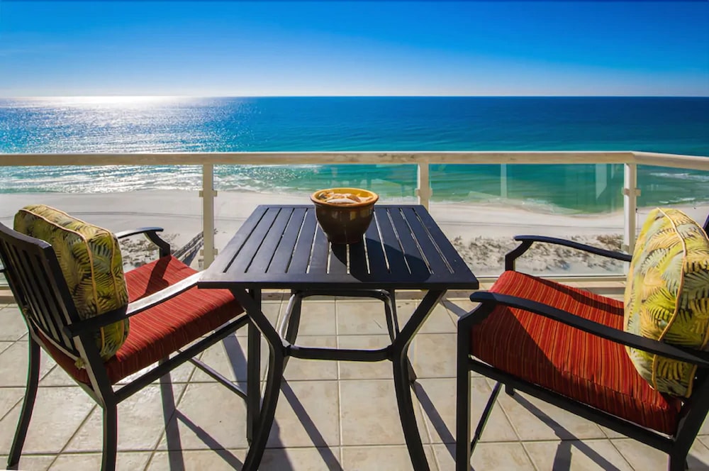 Emerald Isle - last minute hotel in Pensacola