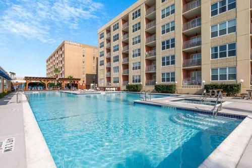 Gulfview 502 Luxurious Condo 3 Min Walk To Beach Next Beach Park Isla Blanca — 4-Star Luxury Hotel in South Padre Island, United States